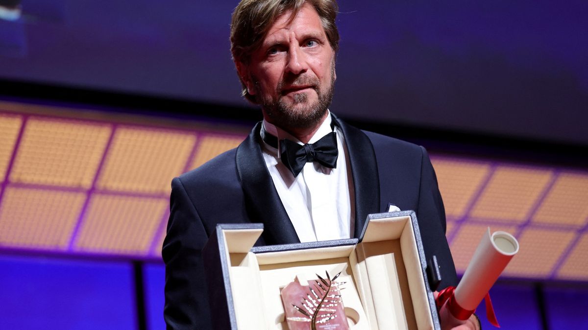 Zlatou palmu v Cannes získal Triangle of Sadness švédského režiséra Östlunda